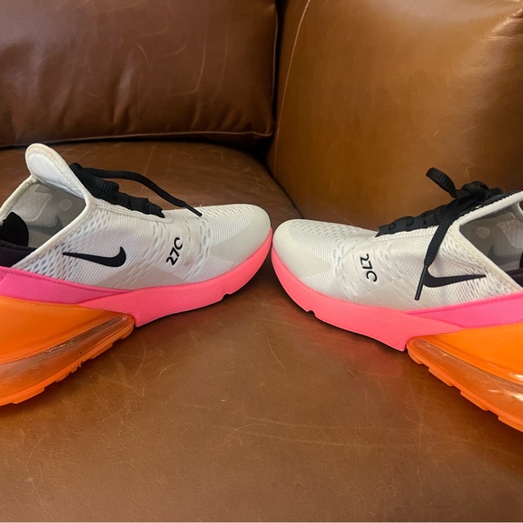 Women’s Nike Air Max 270 - Picture 6 of 6